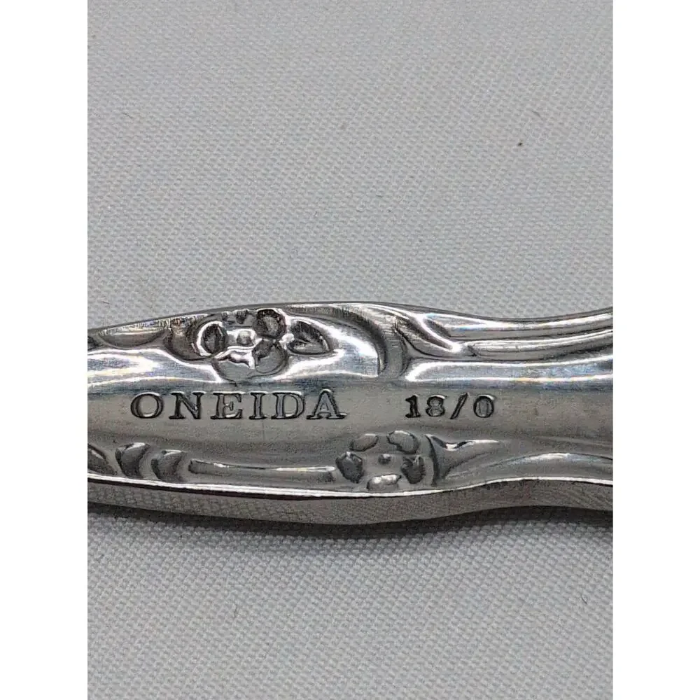 Oneida 18/0 Stainless Steel Butter Knife Wordsworth Replacemnt Flatware Spreader
